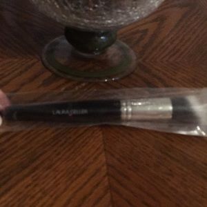Laura Geller blush brush